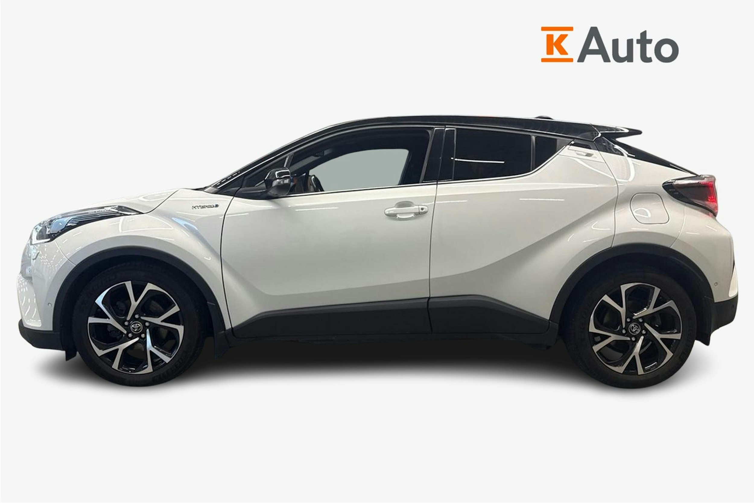 valkoinen Toyota C-HR 2017 kuva 6.