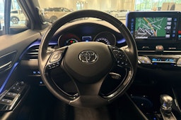 valkoinen Toyota C-HR 2017 kuva 14.
