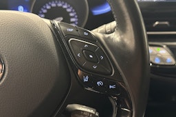 valkoinen Toyota C-HR 2017 kuva 16.