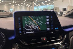 valkoinen Toyota C-HR 2017 kuva 21.