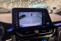 valkoinen Toyota C-HR 2017 kuva 22.