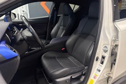 valkoinen Toyota C-HR 2017 kuva 24.