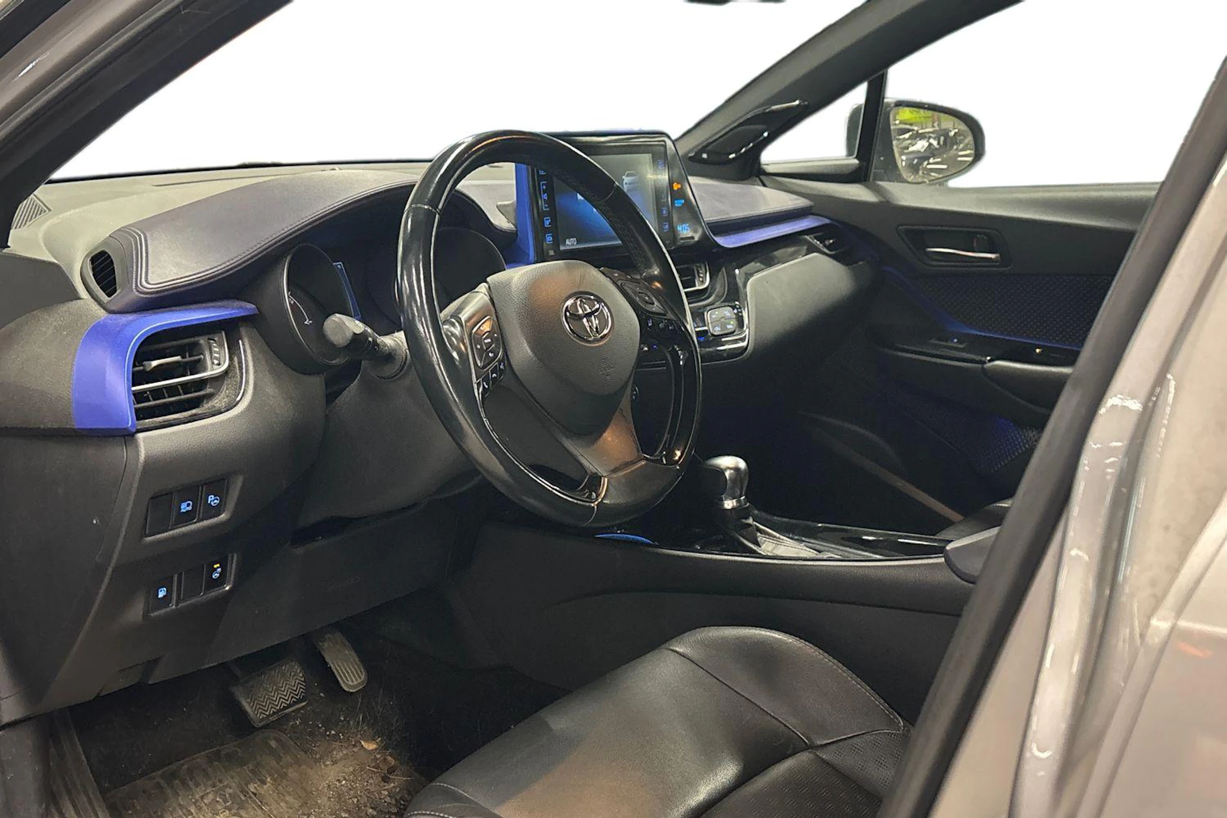 hopea Toyota C-HR 2017 kuva 3.
