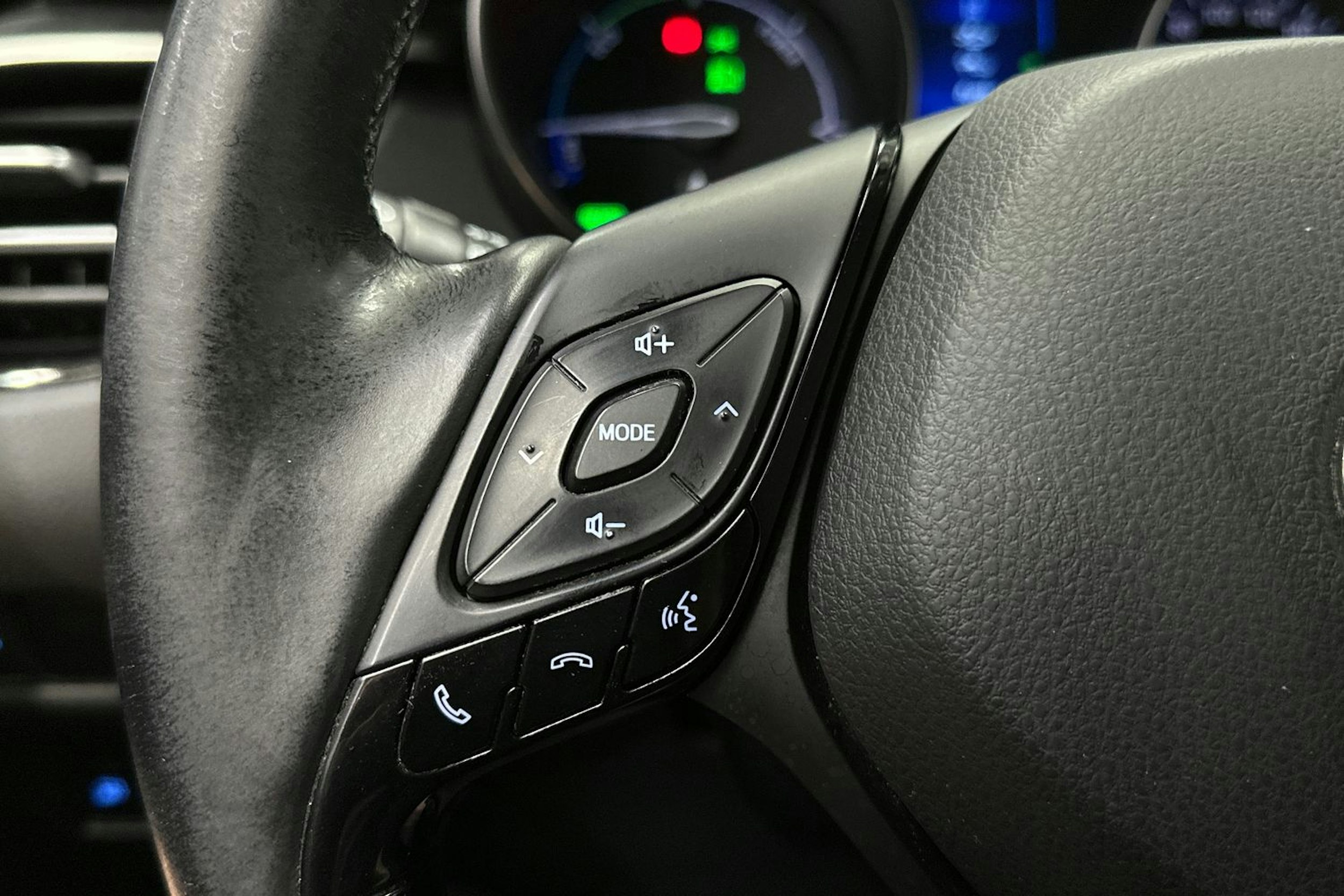 harmaa Toyota C-HR 2017 kuva 26.