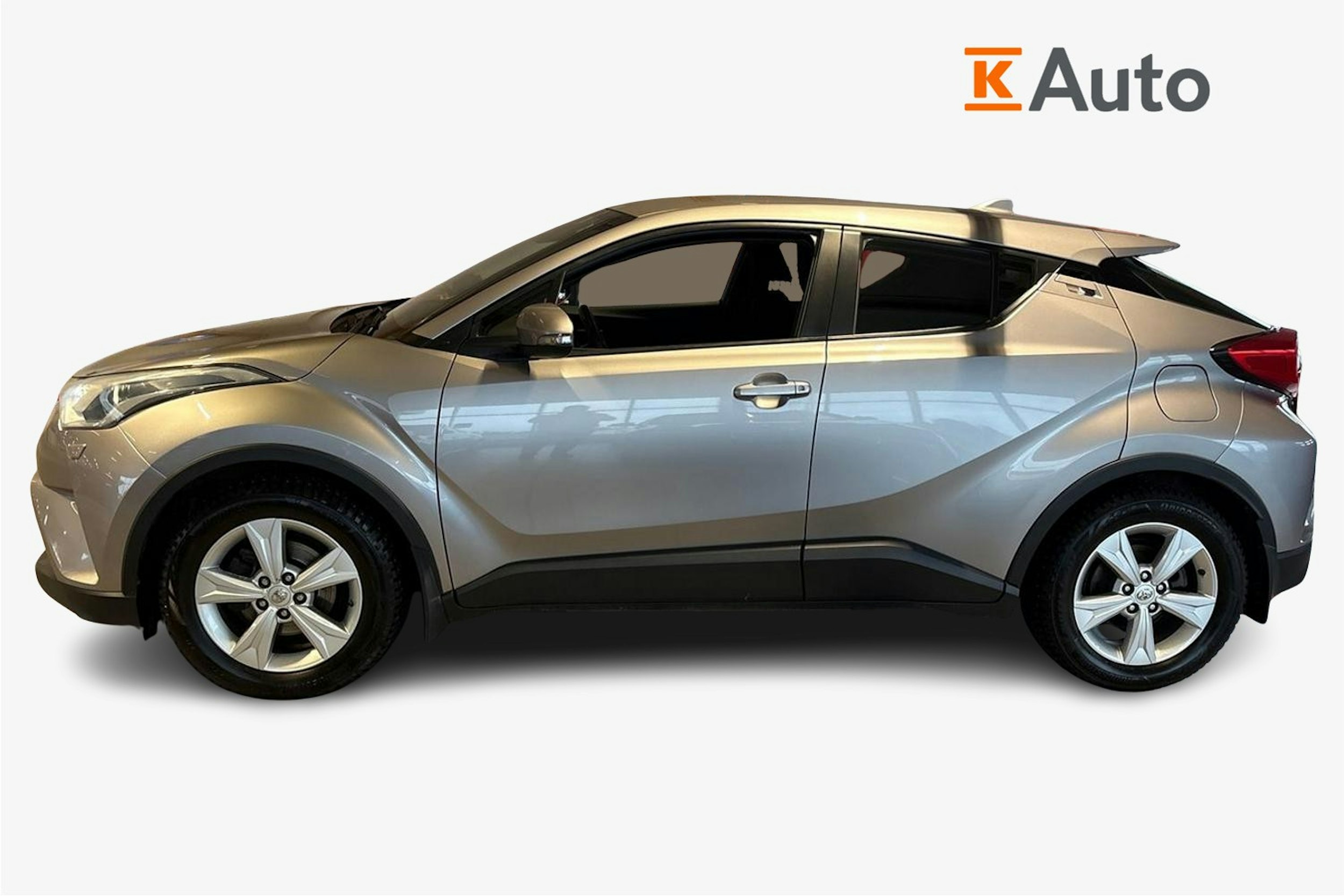 Hopea Toyota C-HR 2017 kuva 5.