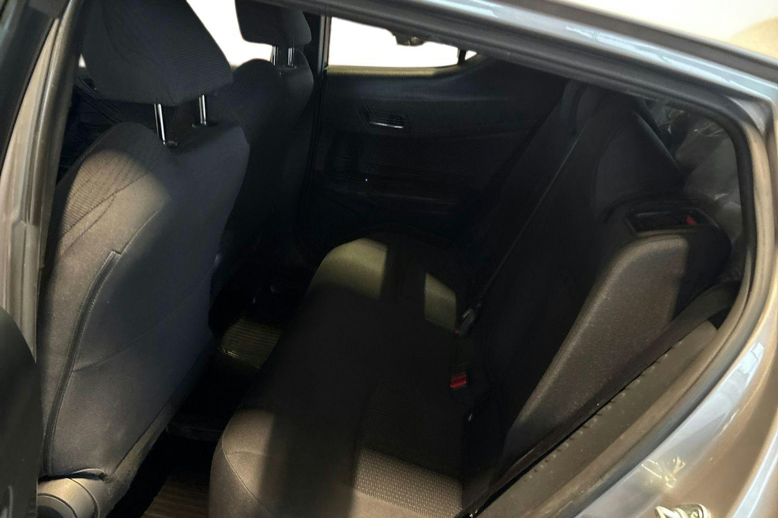 Hopea Toyota C-HR 2017 kuva 8.