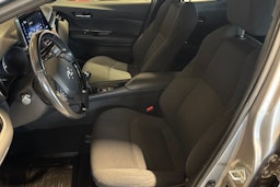 Hopea Toyota C-HR 2017 kuva 11.