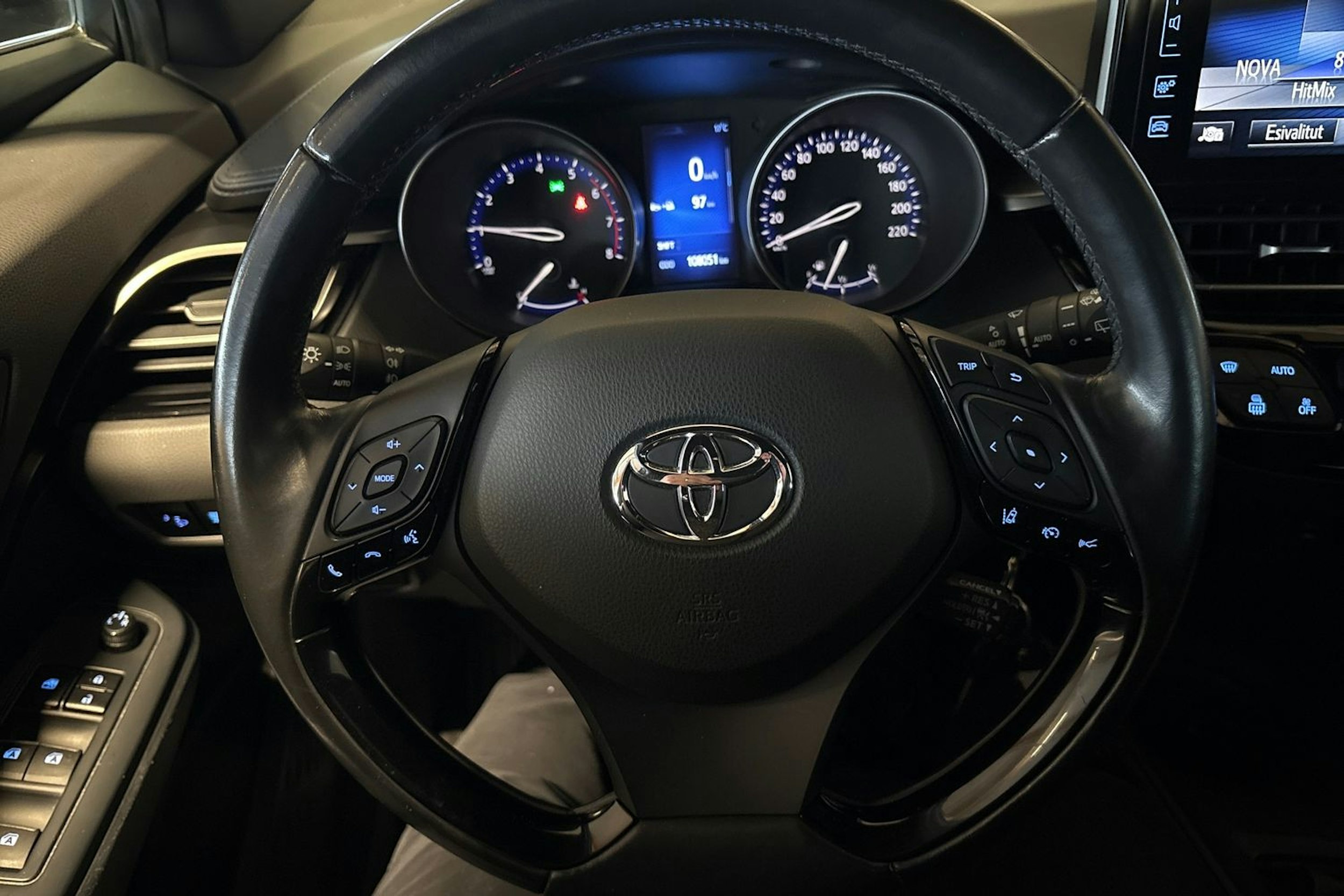 Hopea Toyota C-HR 2017 kuva 15.