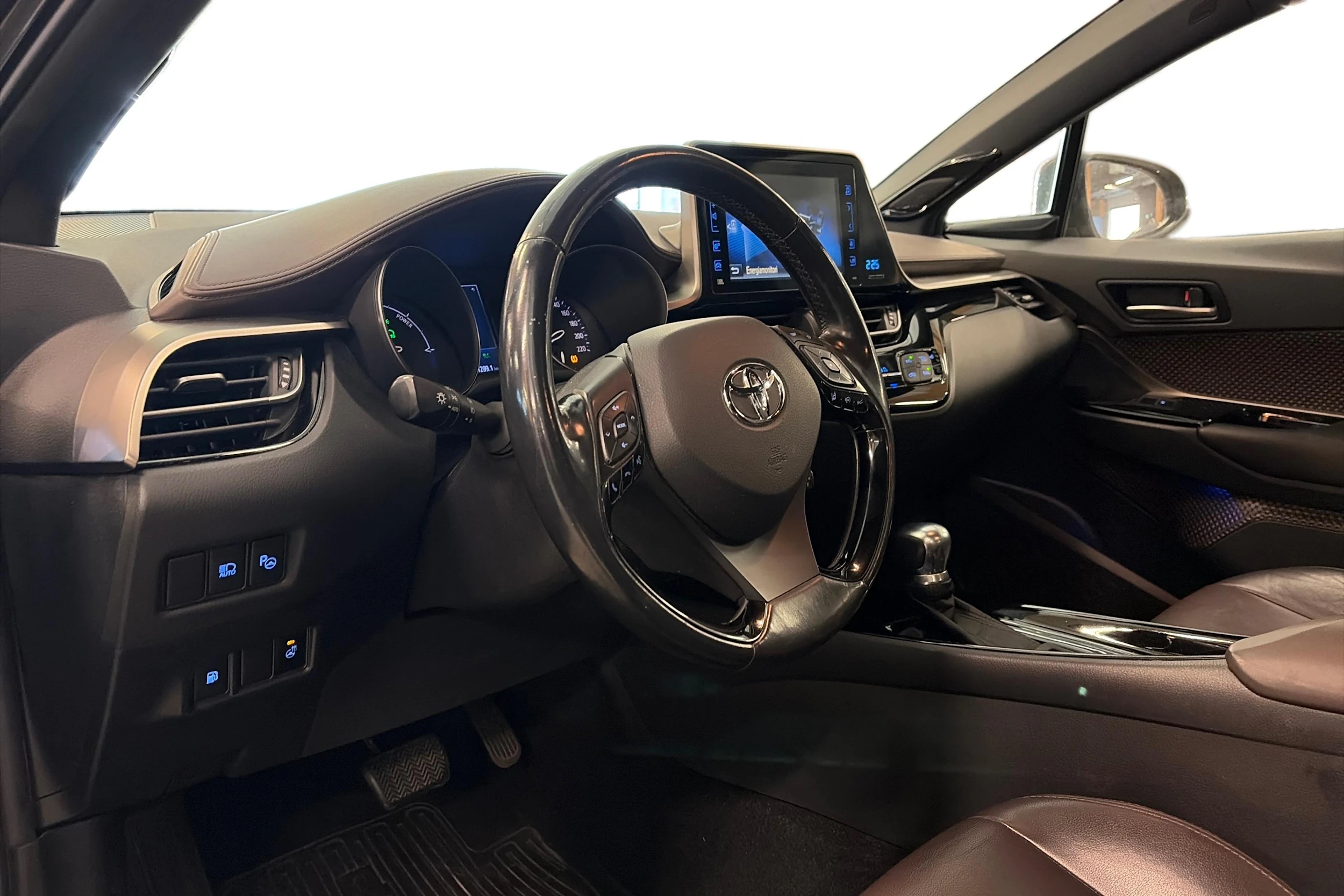 musta Toyota C-HR 2017 kuva 3.