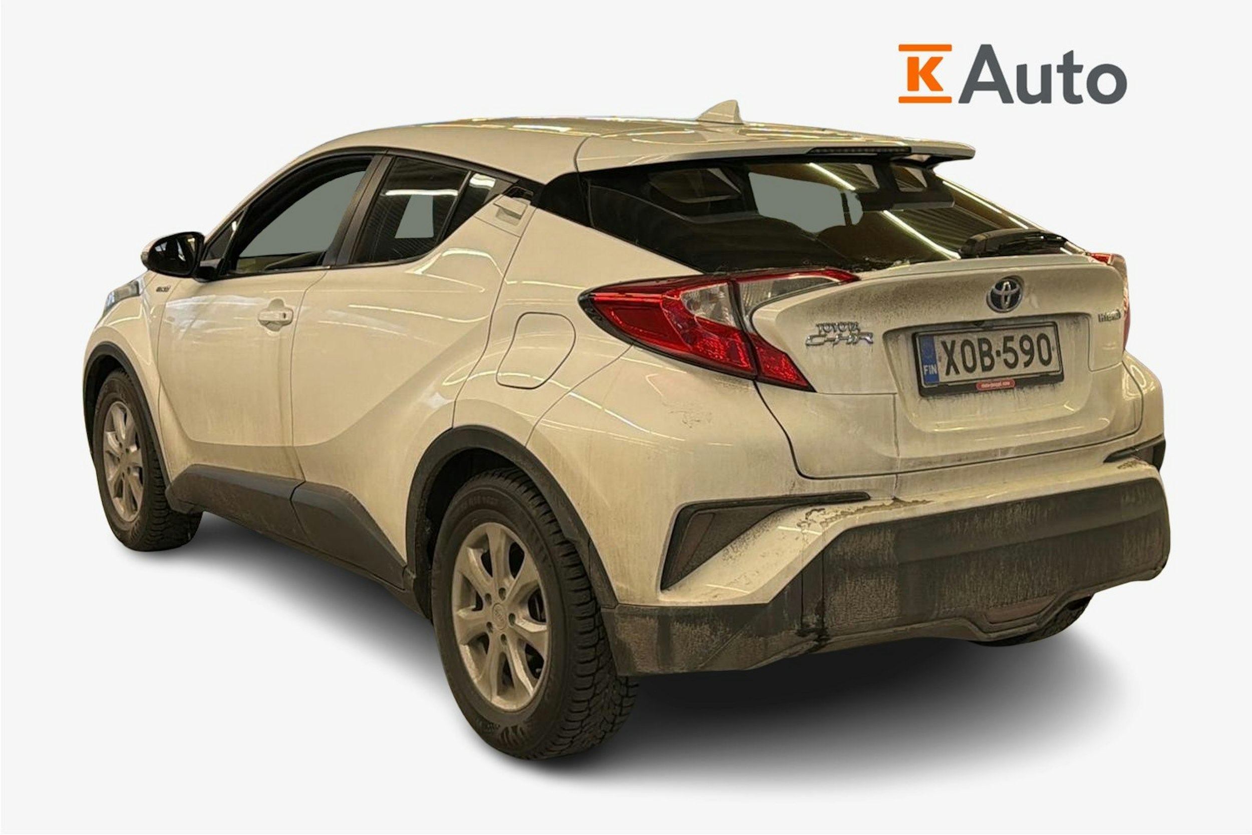 valkoinen Toyota C-HR 2017 kuva 2.