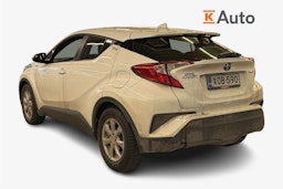 valkoinen Toyota C-HR 2017 kuva 2.