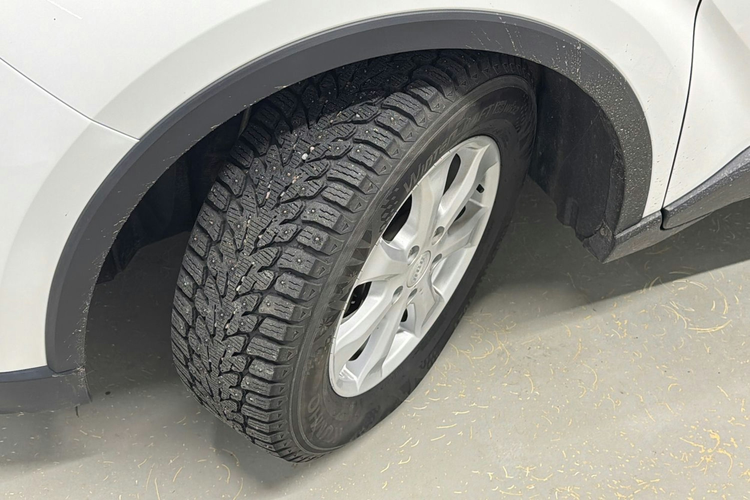 valkoinen Toyota C-HR 2017 kuva 13.