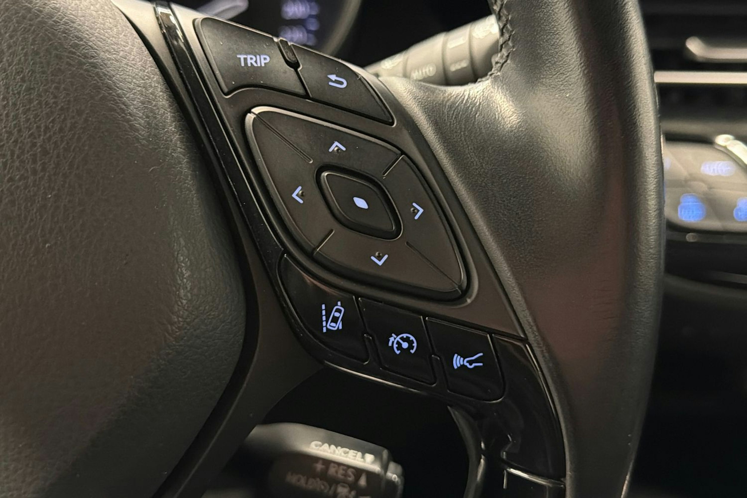 valkoinen Toyota C-HR 2017 kuva 15.