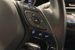 valkoinen Toyota C-HR 2017 kuva 15.