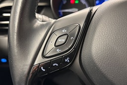 valkoinen Toyota C-HR 2017 kuva 16.