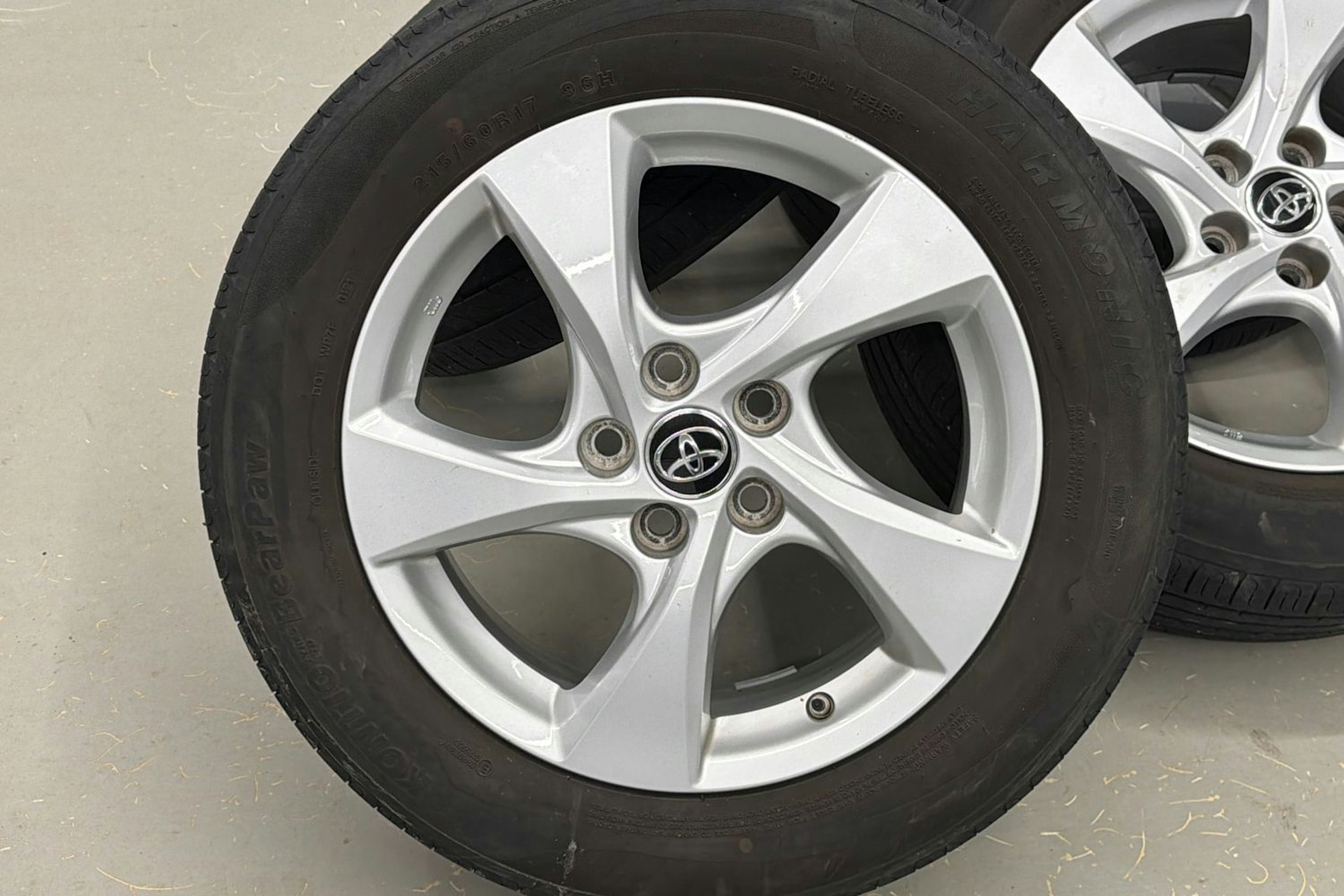 valkoinen Toyota C-HR 2017 kuva 27.