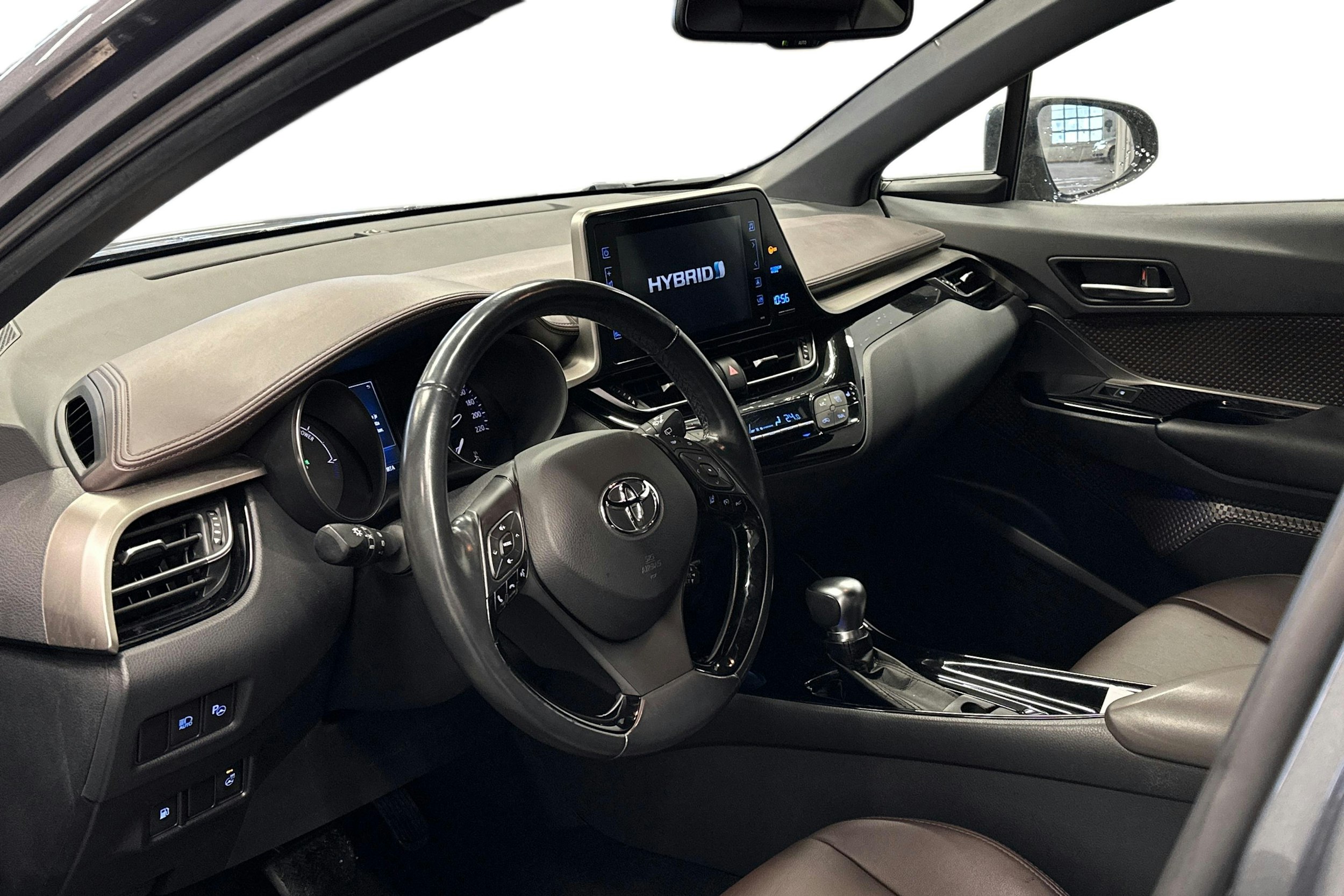 harmaa Toyota C-HR 2018 kuva 3.