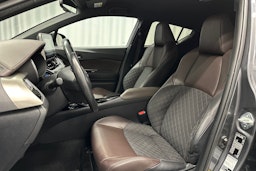 harmaa Toyota C-HR 2018 kuva 15.