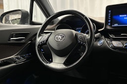 harmaa Toyota C-HR 2018 kuva 17.