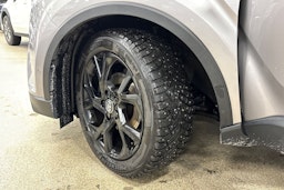 hopea Toyota C-HR 2018 kuva 13.