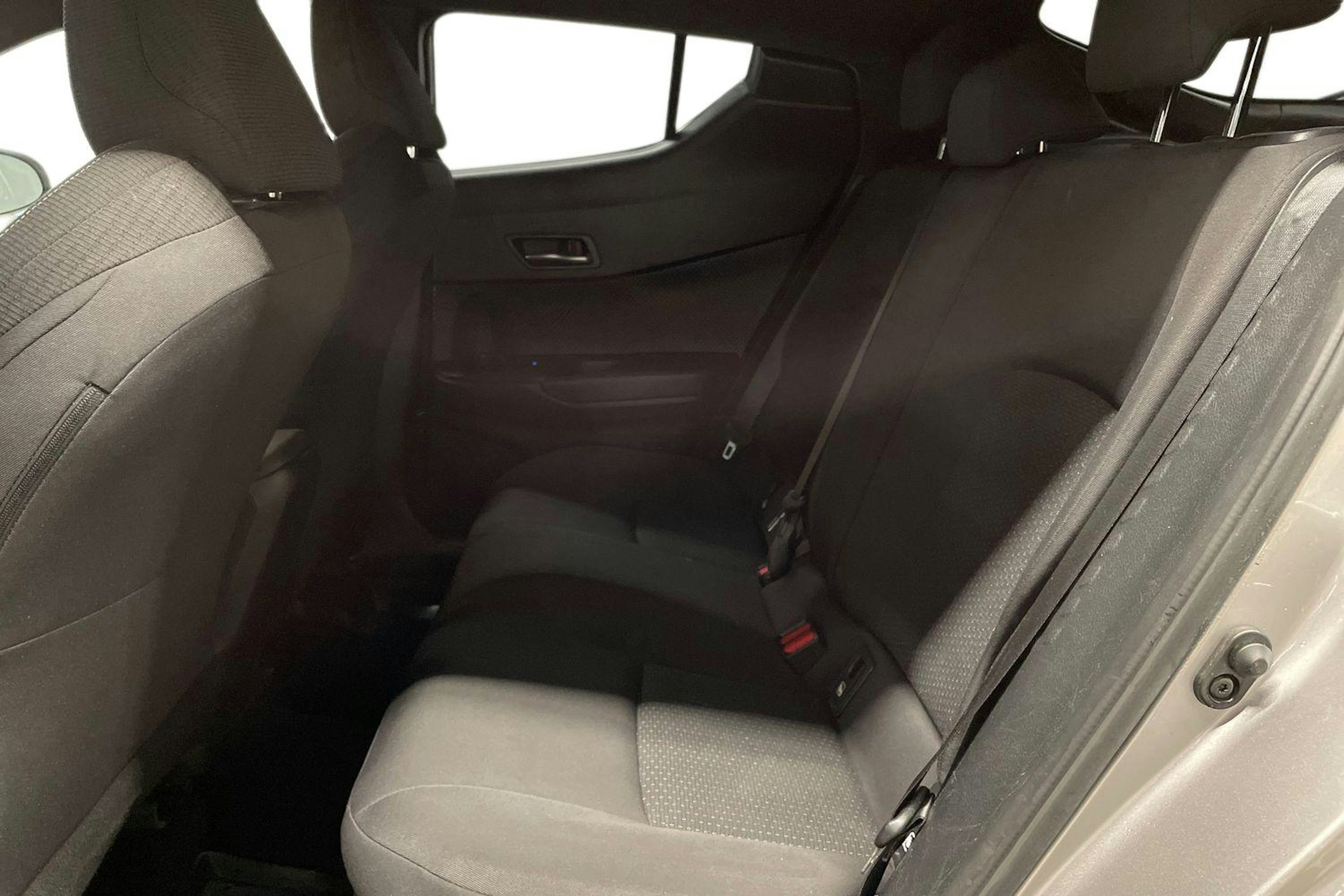 Hopea Toyota C-HR 2018 kuva 10.