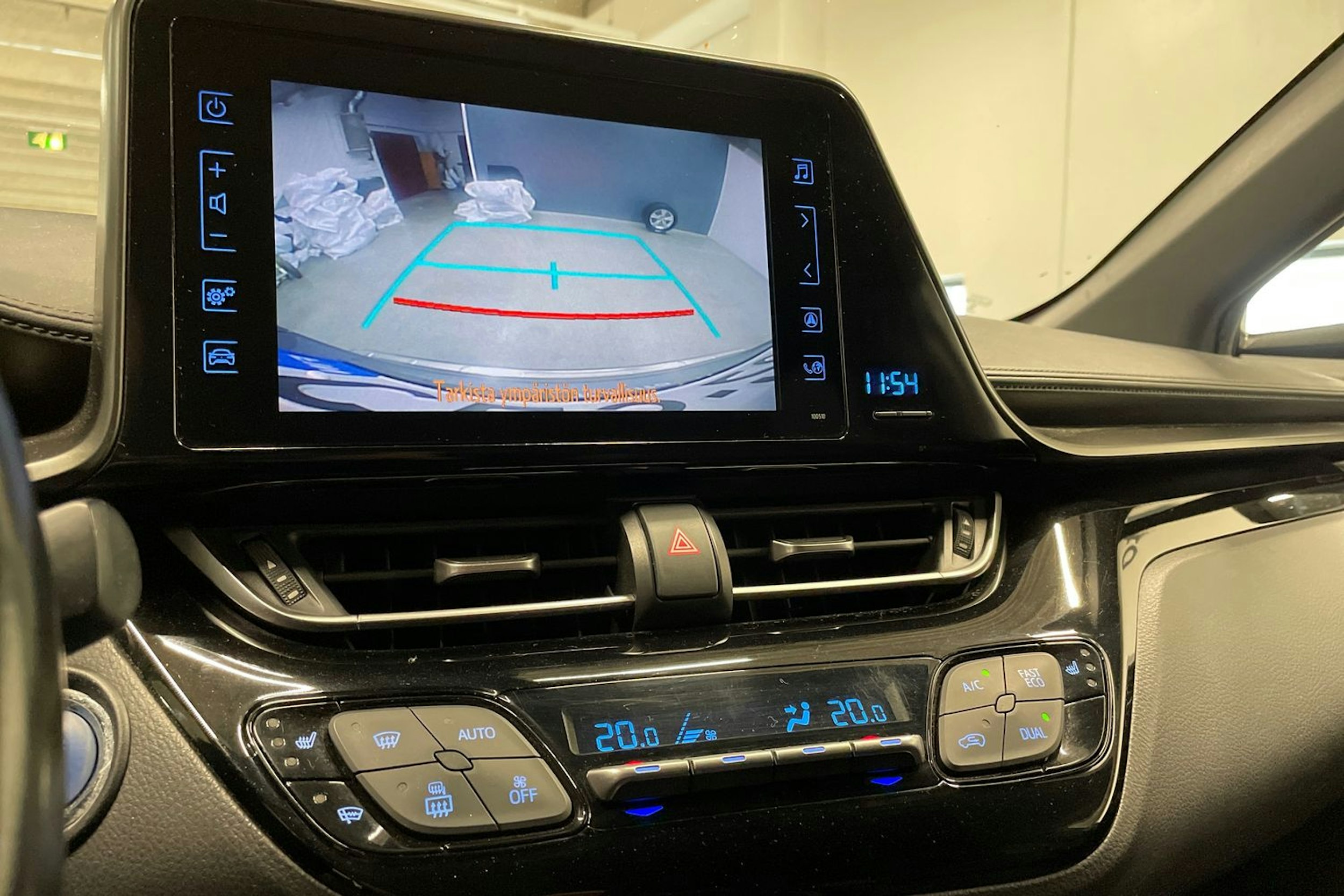Hopea Toyota C-HR 2018 kuva 18.