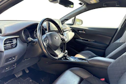 harmaa Toyota C-HR 2018 kuva 3.