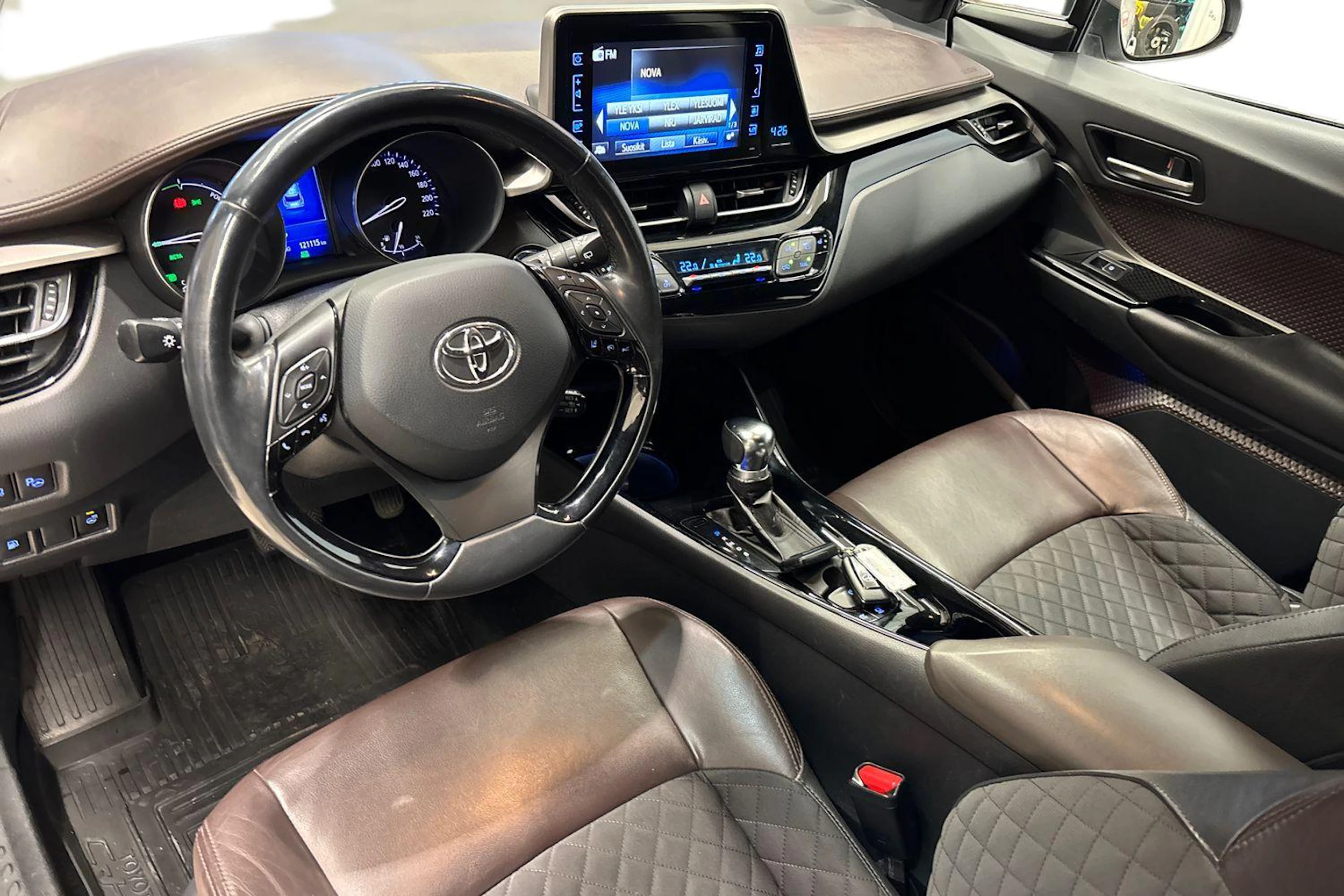 hopea Toyota C-HR 2018 kuva 7.