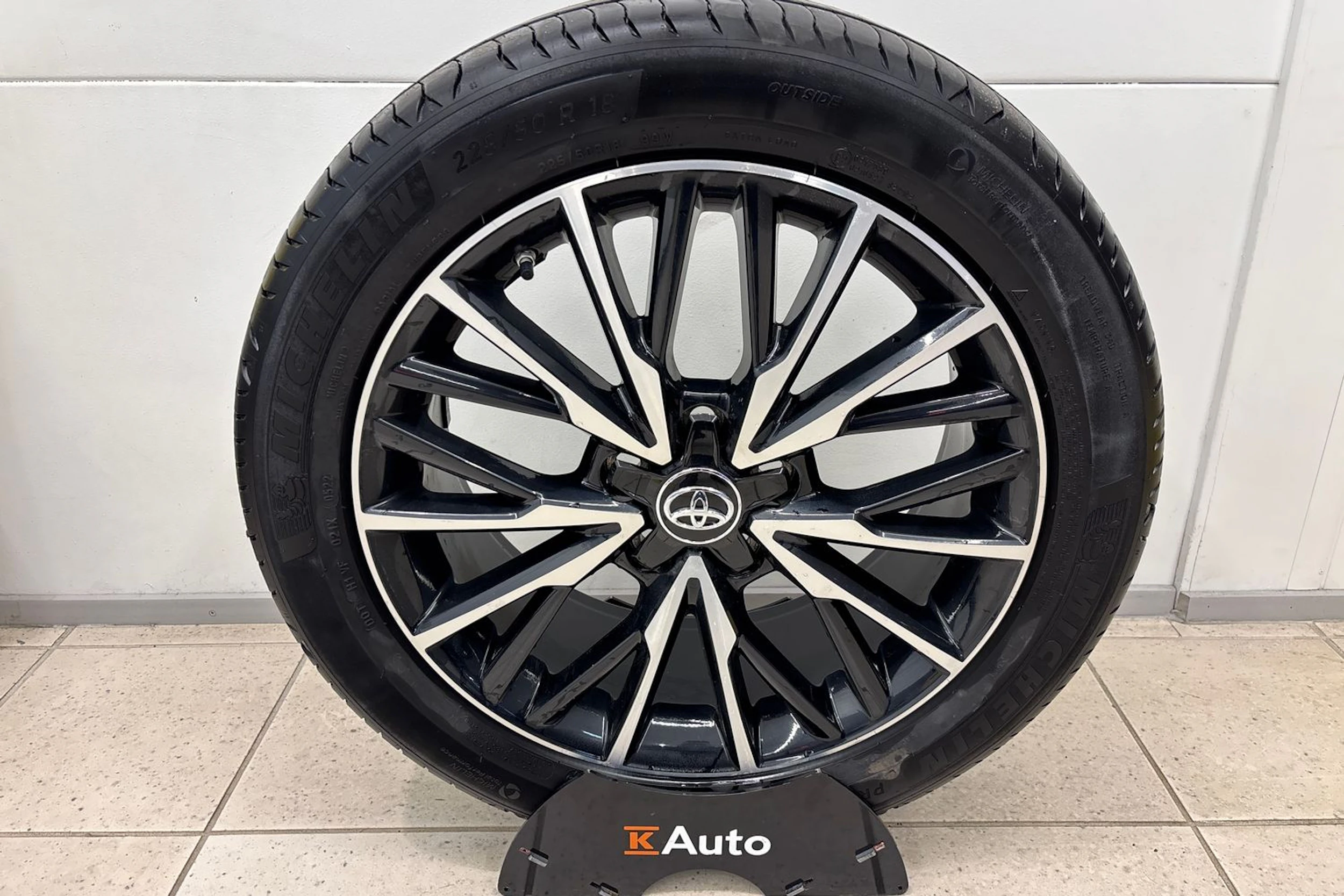 hopea Toyota C-HR 2018 kuva 14.