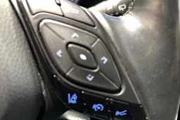 hopea Toyota C-HR 2018 kuva 26.