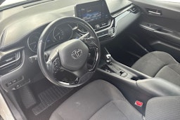 valkoinen Toyota C-HR 2018 kuva 3.
