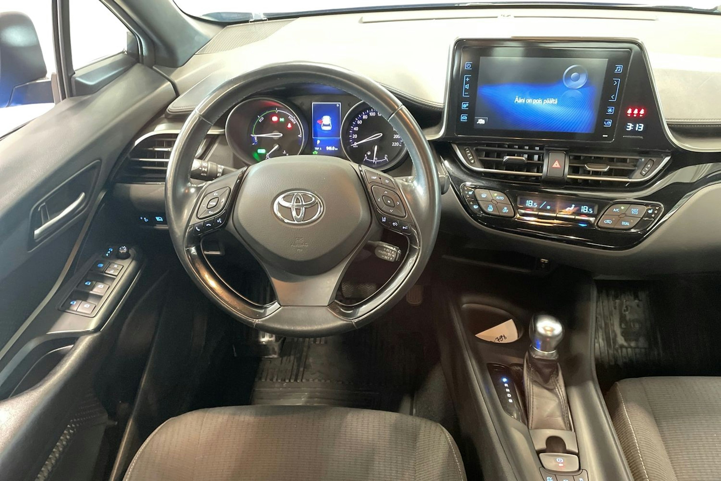 sininen Toyota C-HR 2018 kuva 9.