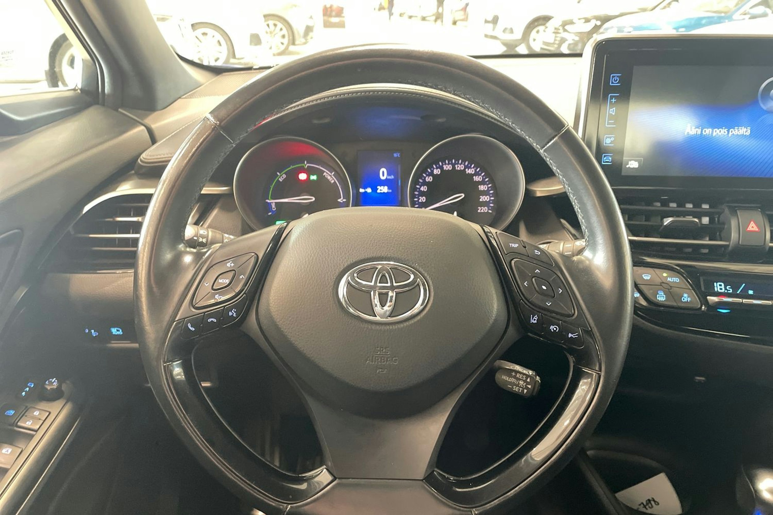 sininen Toyota C-HR 2018 kuva 15.