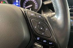 sininen Toyota C-HR 2018 kuva 16.