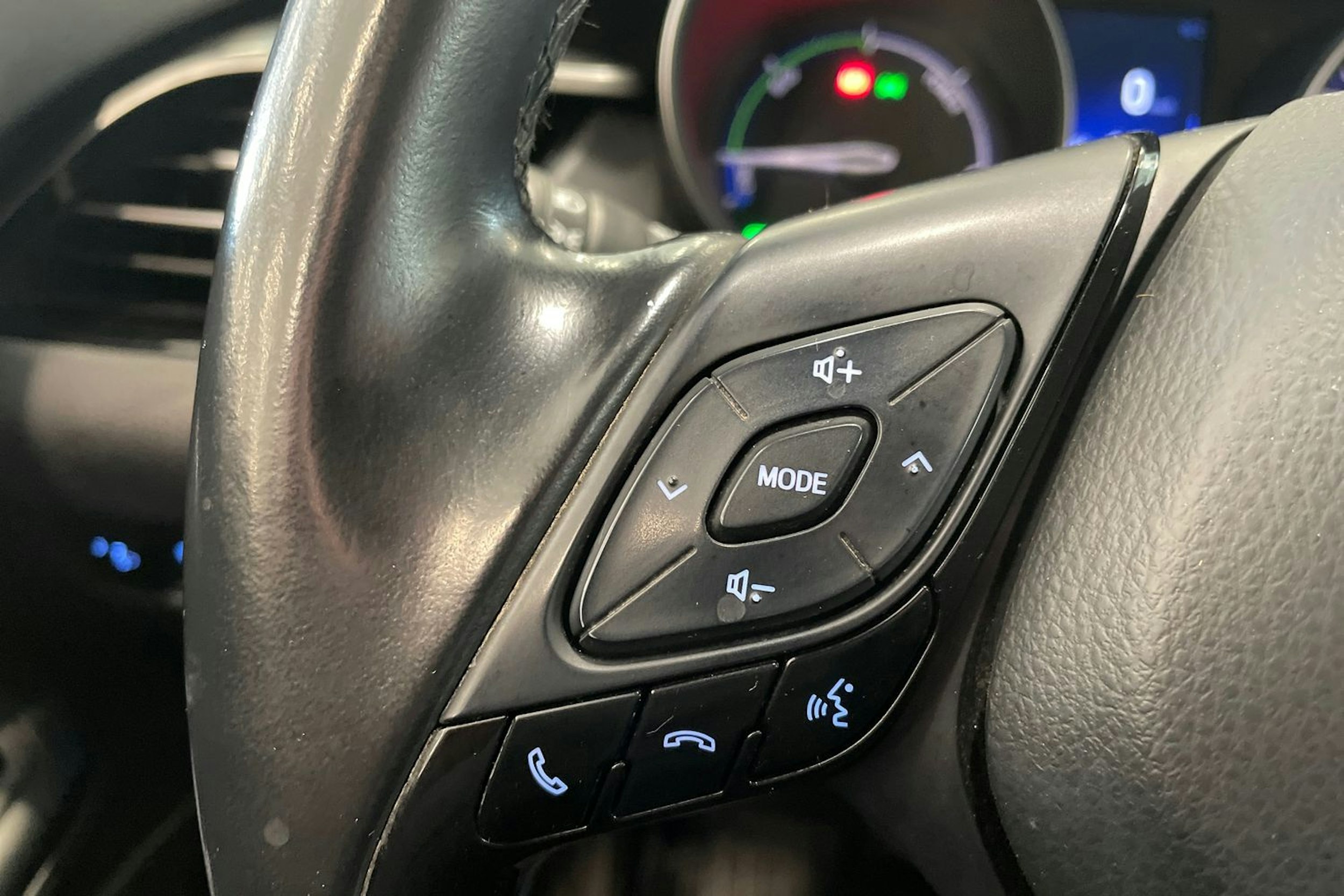 sininen Toyota C-HR 2018 kuva 17.