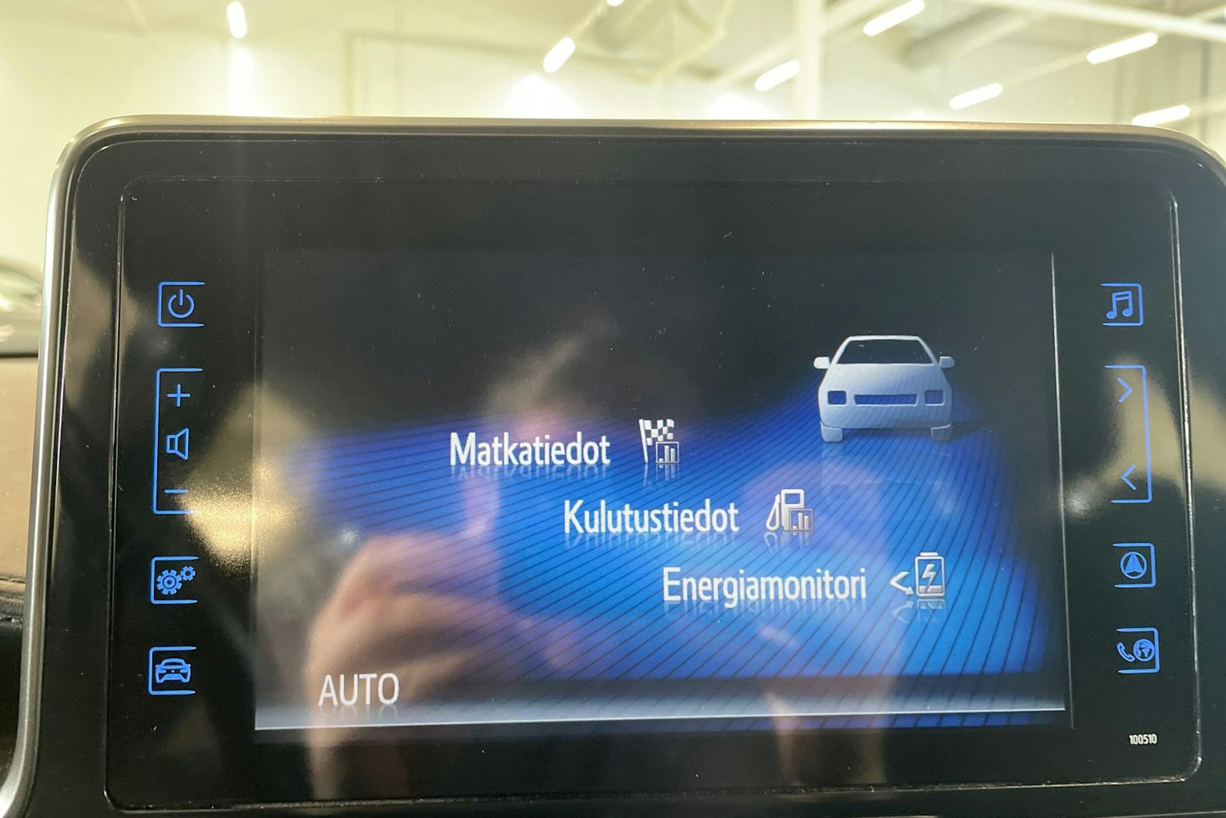 sininen Toyota C-HR 2018 kuva 23.