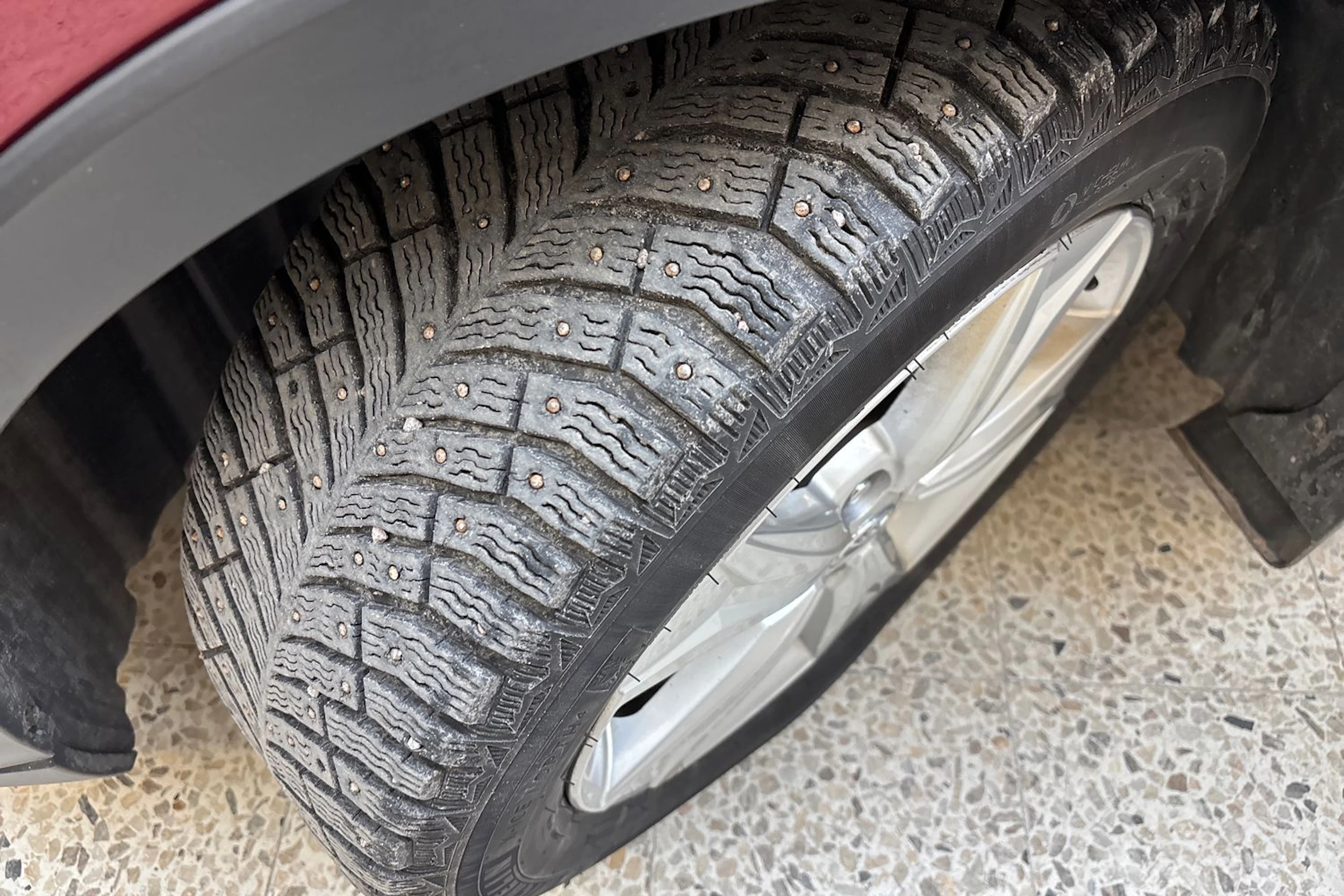 Punainen Toyota C-HR 2018 kuva 10.