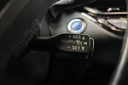 Punainen Toyota C-HR 2018 kuva 14.