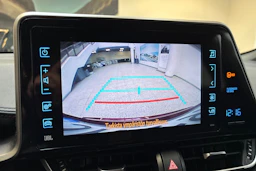 Punainen Toyota C-HR 2018 kuva 17.