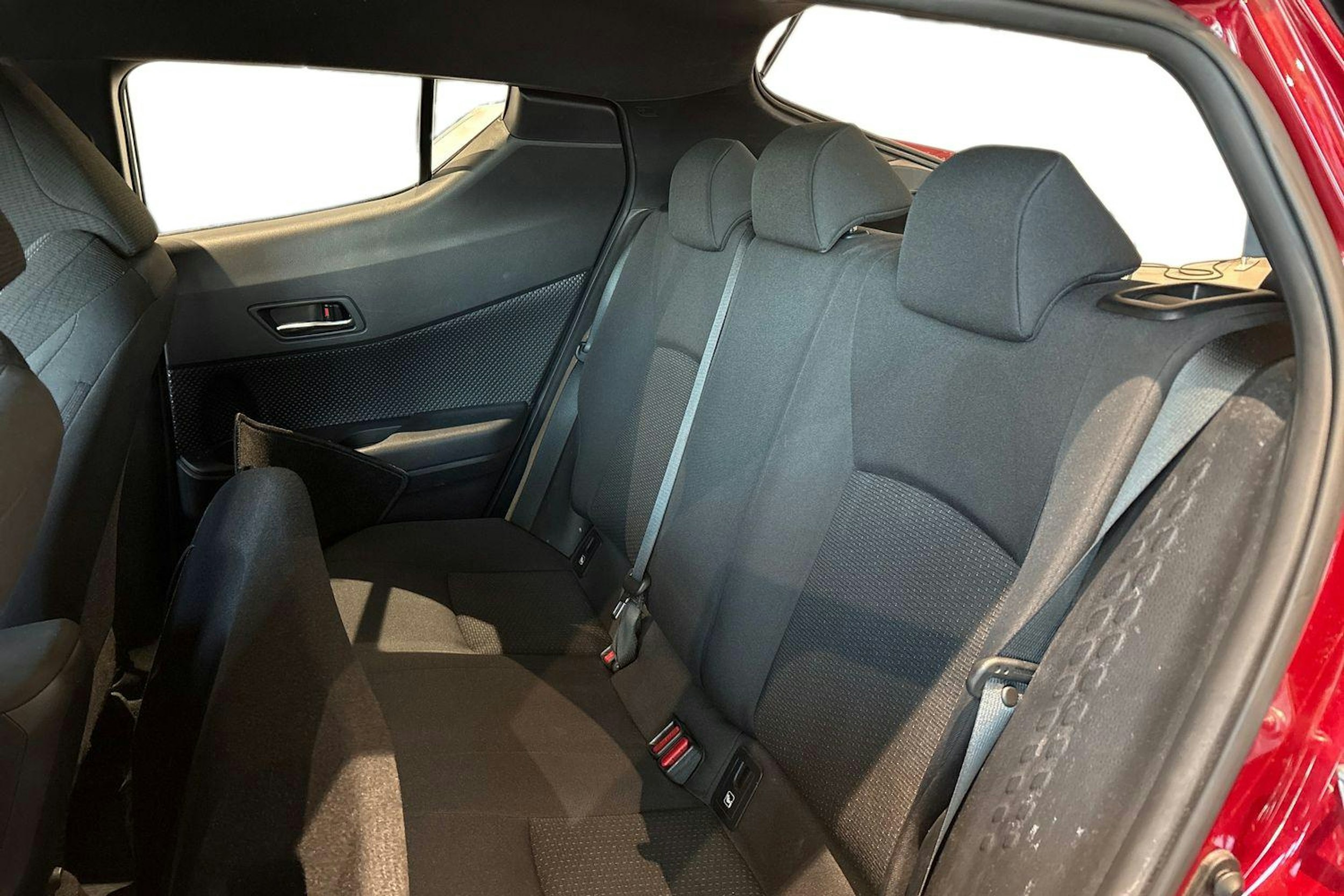 punainen Toyota C-HR 2018 kuva 8.