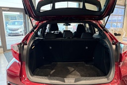 punainen Toyota C-HR 2018 kuva 12.