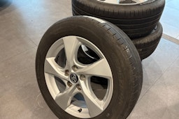 punainen Toyota C-HR 2018 kuva 13.