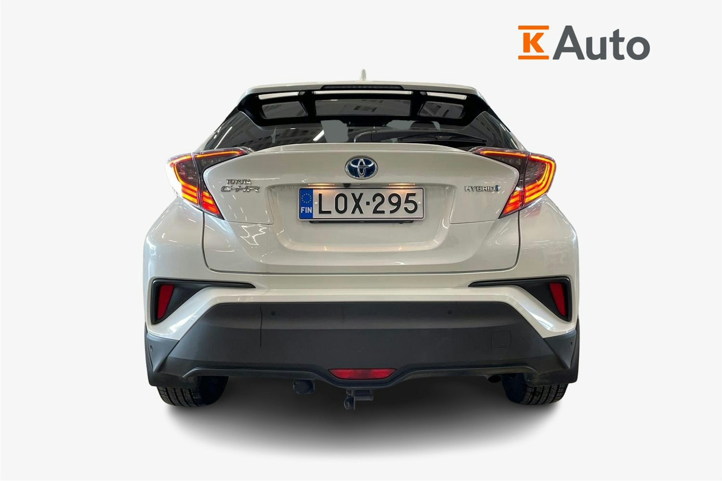 valkoinen Toyota C-HR 2018 kuva 3.