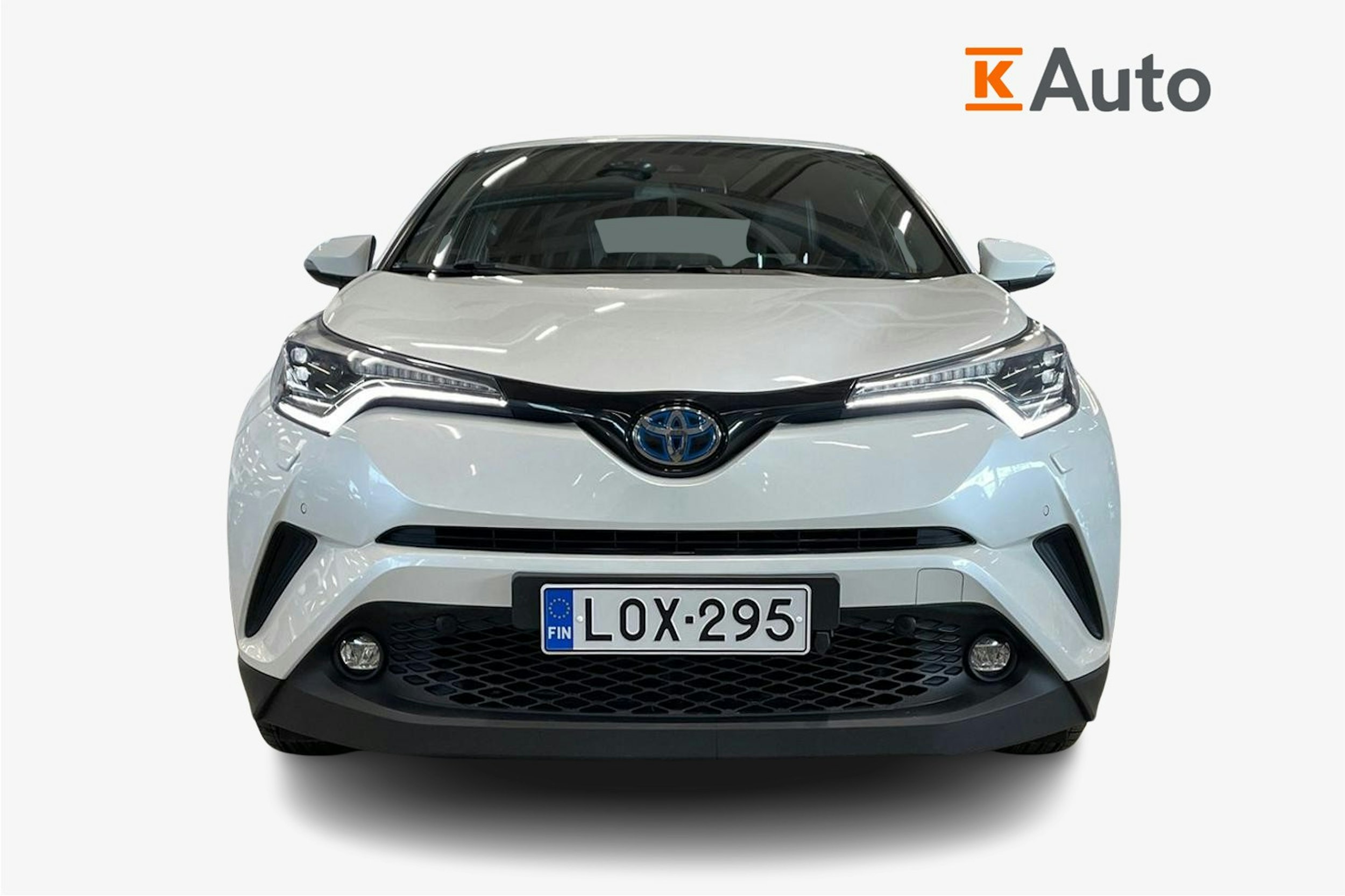 valkoinen Toyota C-HR 2018 kuva 5.