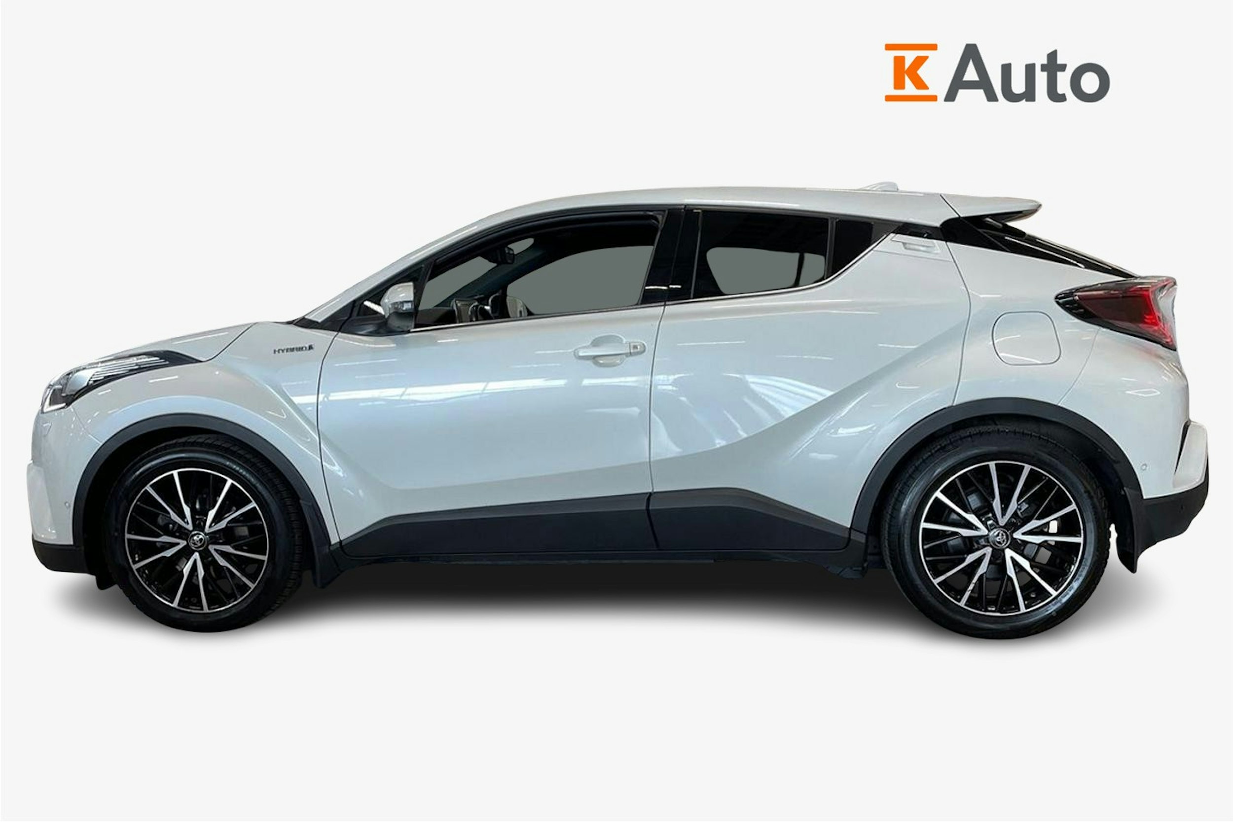 valkoinen Toyota C-HR 2018 kuva 6.