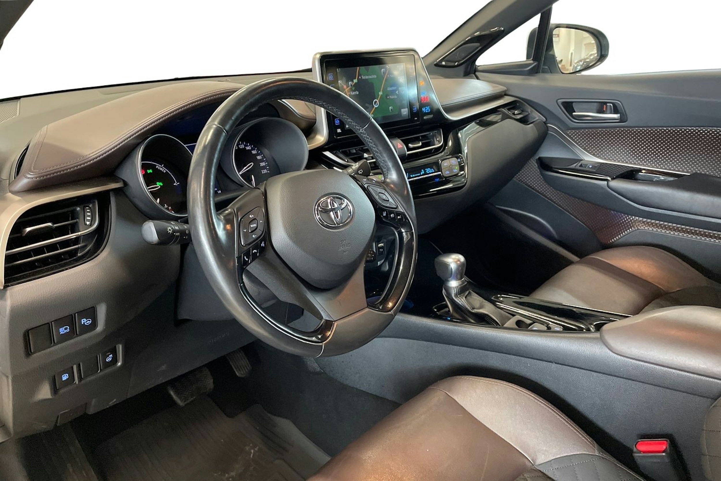 valkoinen Toyota C-HR 2018 kuva 7.