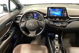 valkoinen Toyota C-HR 2018 kuva 9.