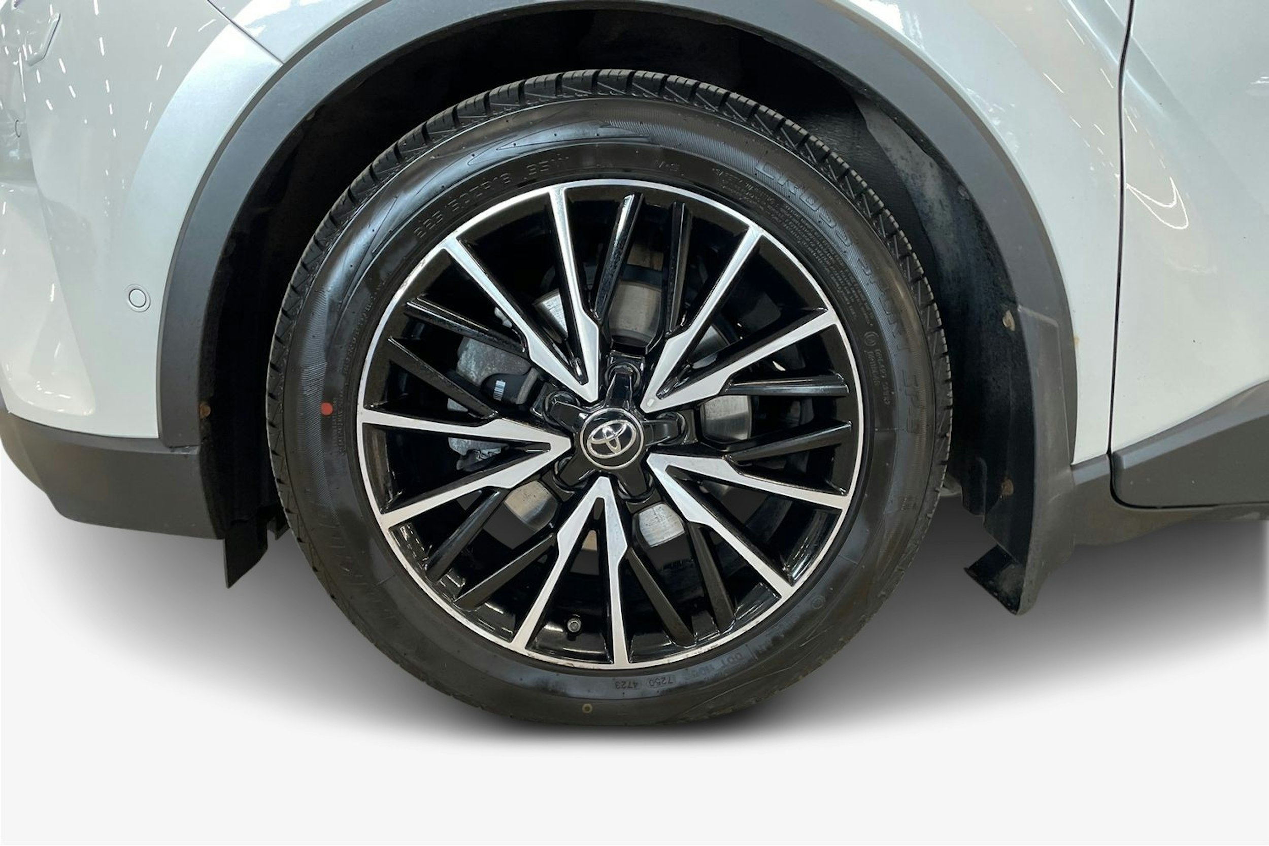 valkoinen Toyota C-HR 2018 kuva 11.