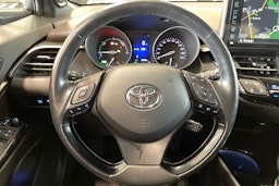 valkoinen Toyota C-HR 2018 kuva 15.