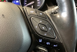 valkoinen Toyota C-HR 2018 kuva 16.